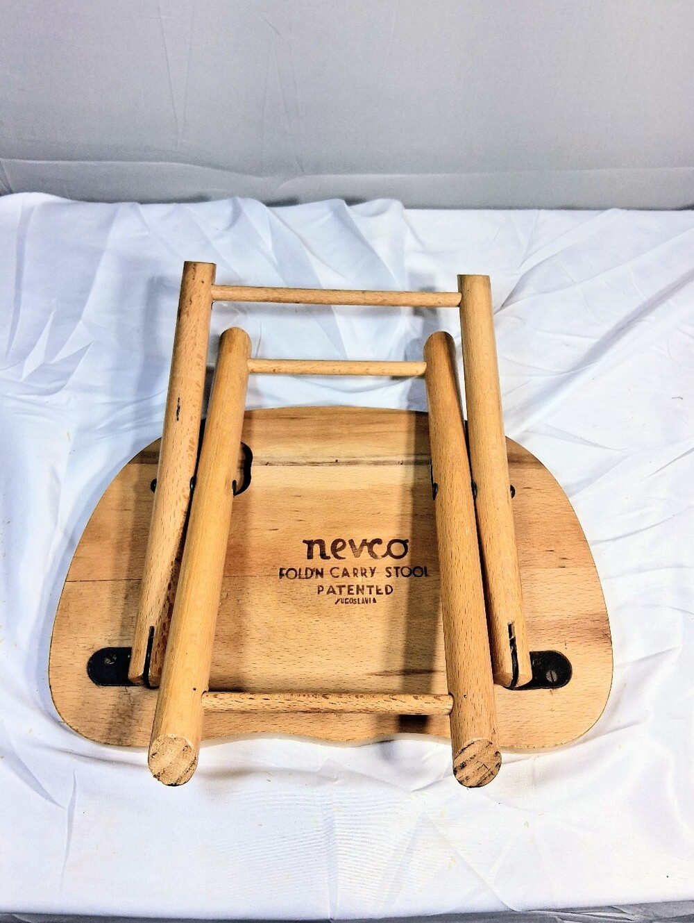 Nevco Yugoslavia Vintage 1950's Strong Collapsible Folding Milking/Planter Stool - Picture 10 of 13